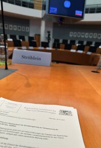 Am 11. Dezember 2023 führte der Ausschuss für Inneres und Heimat des Deutschen Bundestages eine öffentliche Anhörung zum Gesetzentwurf der Bundesregierung zur Verbesserung der Rückführung durch. Axel Ströhlein wurde dazu als Sachverständiger eingeladen.