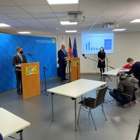 Pressekonferenz Asylbilanz 2021, links Präsident Ströhlein, rechts Innenminister Herrmann Pressekonferenz Asylbilanz 2021, links Präsident Ströhlein, rechts Innenminister Herrmann